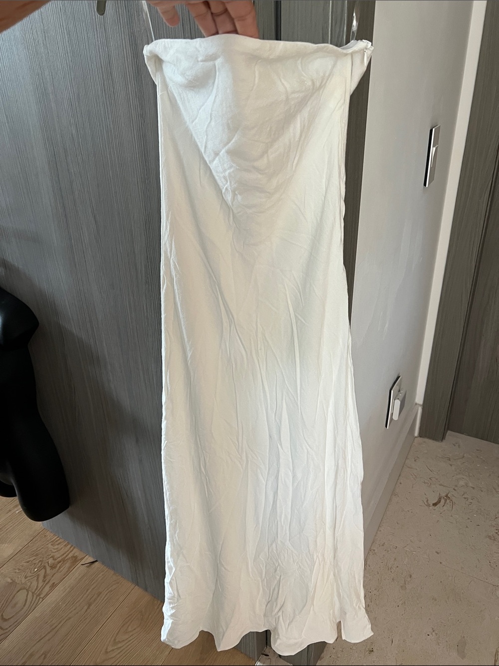 NWT REVOLVE Australia SHOWPO Aaliya linen blend strapless slip dress US 4 - Picture 2 of 10